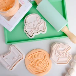 Play Sense Sensory Play|Age 7 & 8^Eco Playdough Stamp | Pirate Skull & Bones