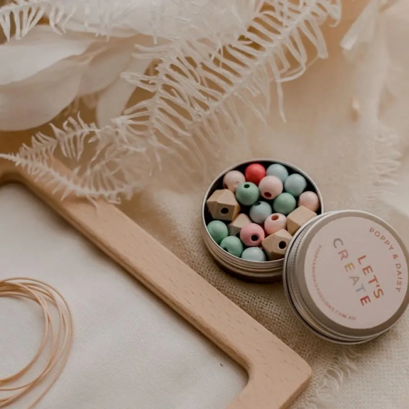 Poppy u0026 Daisy Sensory Play|Hammer / Lace^Friendship Necklaces Kit