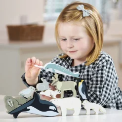 Tender Leaf Toys Small World Play|Age 5 & 6^Polar Animals Display Shelf Set