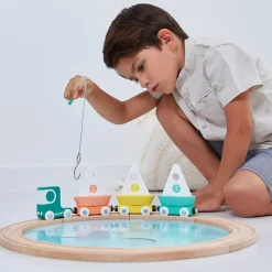 Janod Vehicles / Cars / Trucks|Cars / Trains / Planes^Sailing Boat Circuit